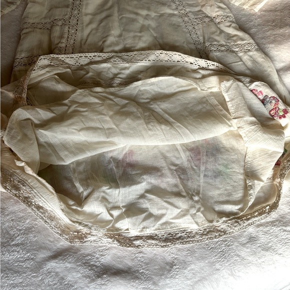 Free People EUC white embroidered lace inset dress size small - Picture 4 of 5